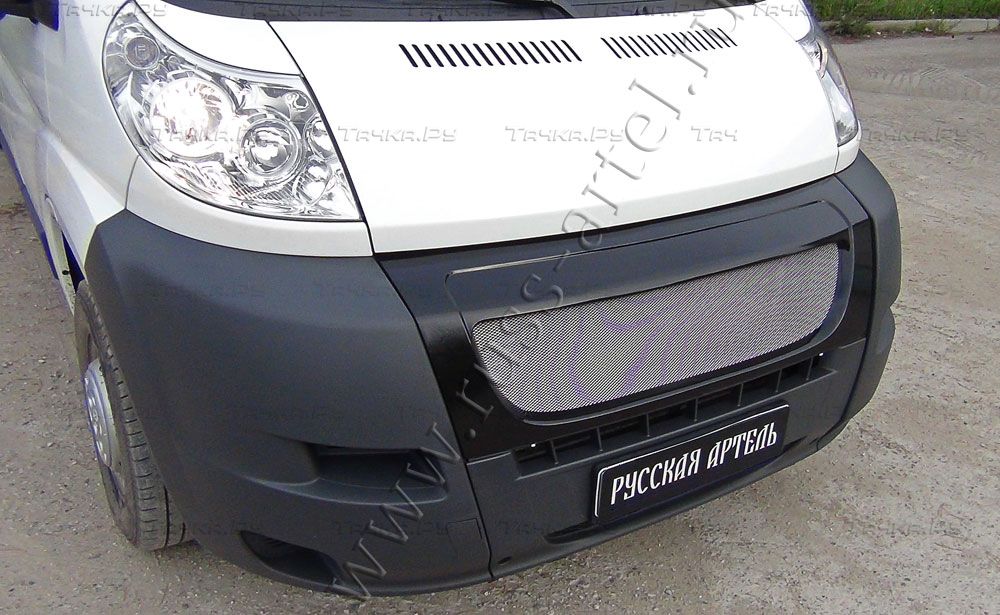 Решетка радиатора Русская Артель с металлической сеткой для Fiat Ducato III 2012-2013 Шасси, кузов 250. Артикул RRFD-019600
