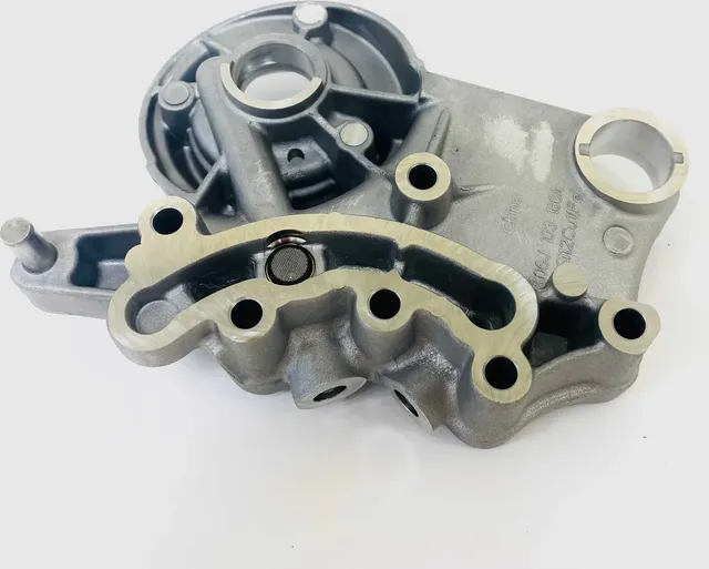 Крышка двигателя передняя (Ukorauto). Артикул U0403556