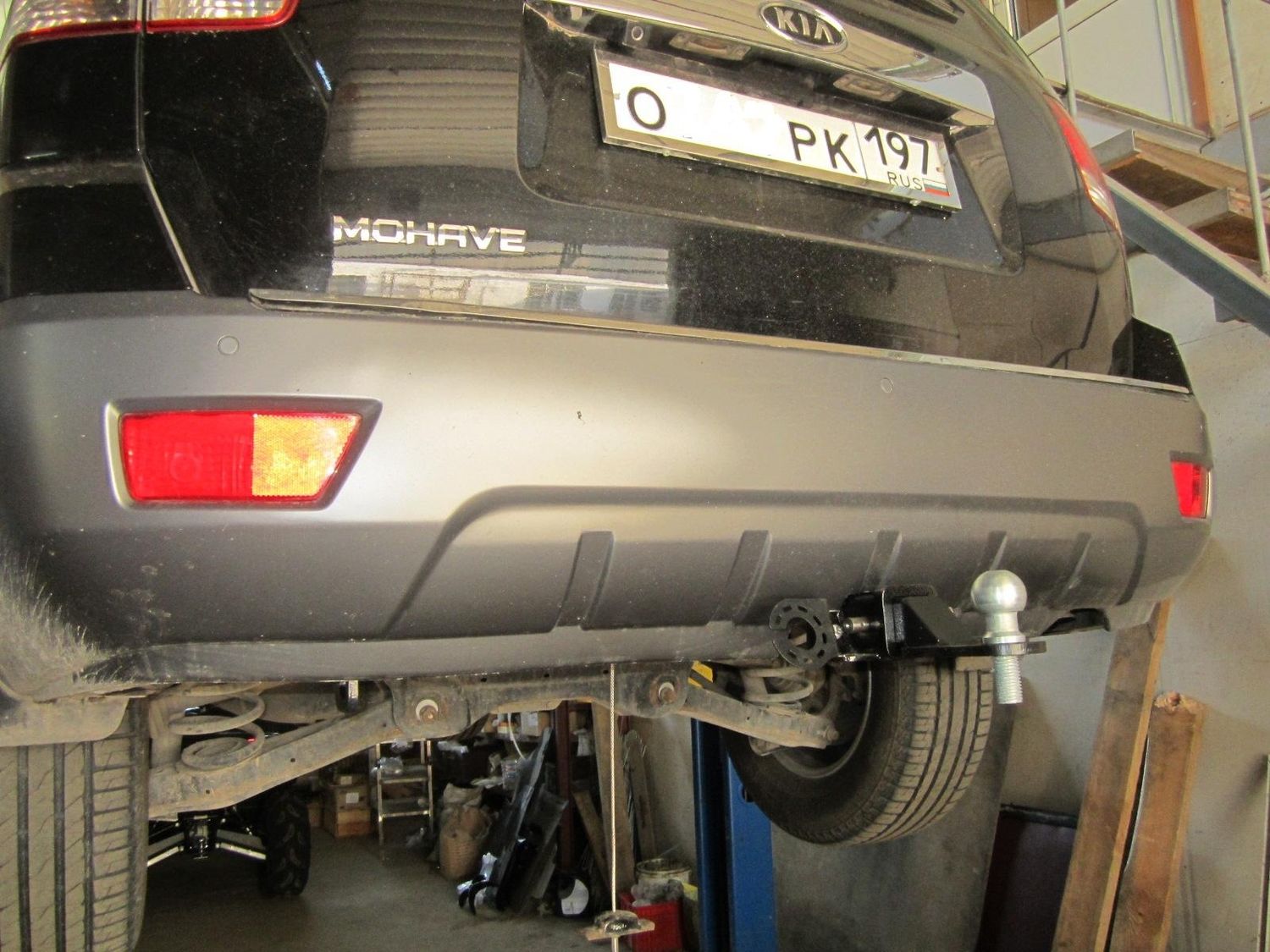 Фаркоп Bizon для Kia Mohave 2008-2018. Быстросъемный крюк. Артикул FA 0985-E