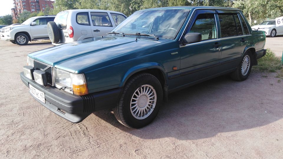 Дефлекторы Cobra Tuning для окон Volvo 740 седан / комби 1984-1992. Артикул V11984