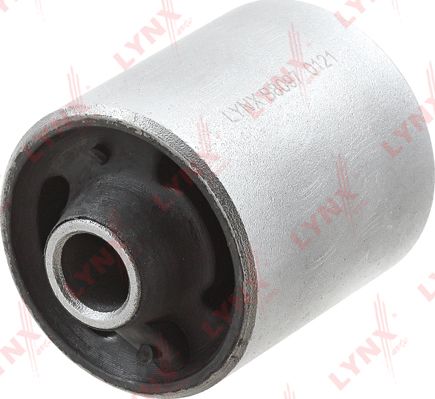 Сайлентблок переднего рычага подвески LYNXauto. Артикул B8097