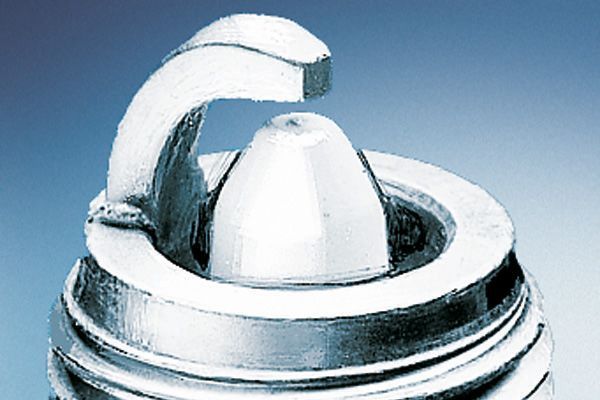 Свеча зажигания Bosch Platinum plus. Артикул 0 242 235 541