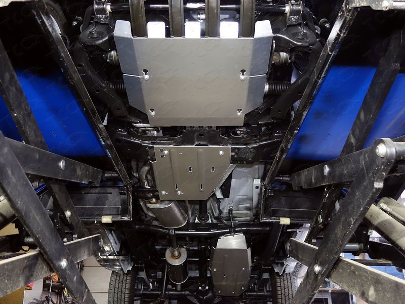 Защита алюминиевая ТСС (4 мм) для картера, РК и бака Volkswagen Amarok 2016-2022. Артикул ZKTCC00213K