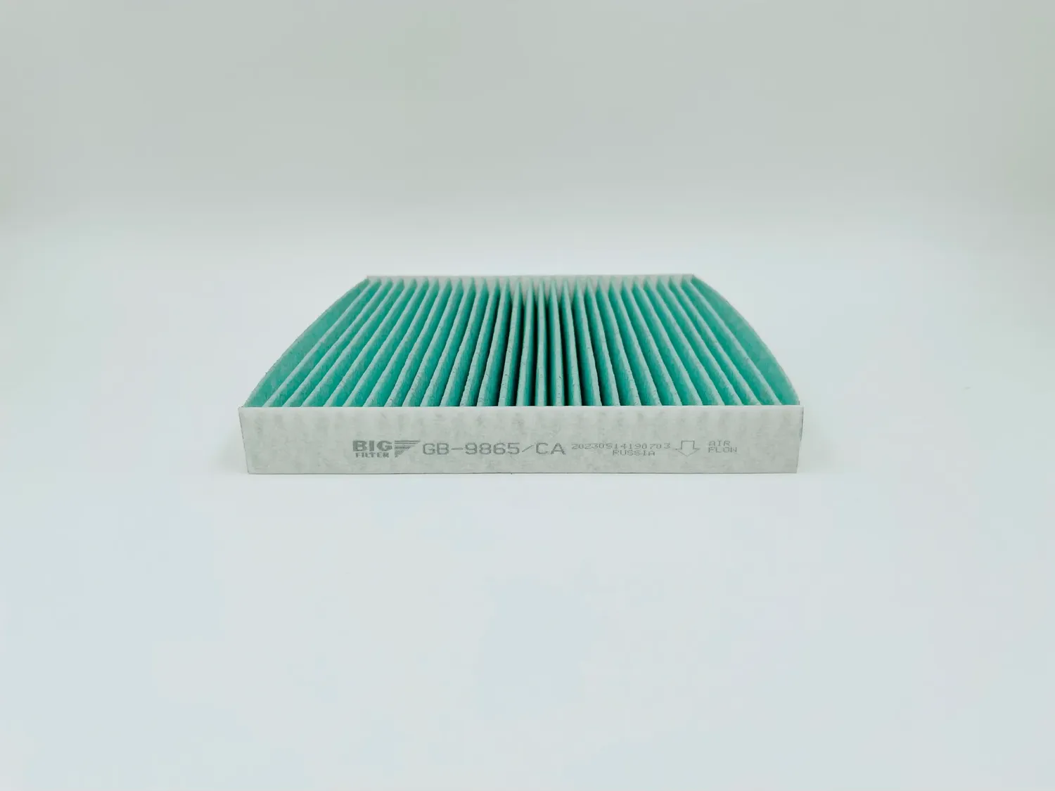 Фильтр салонный (антибактериальный) MAZDA 6 1.8-2.3L all 02- (BIG Filter). Артикул gb-9865/ca