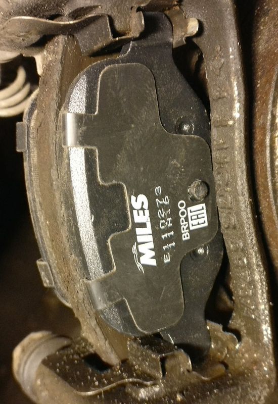 Тормозные колодки Miles (Semi-Metallic) задние для Fiat Punto II 1999-2012. Артикул E110273