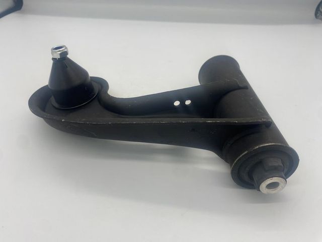 Поперечный рычаг передней подвески GMB правый верхний для Mercedes-Benz CLK-Класс I (C208, A208) 1997-2002. Артикул 0228-0107