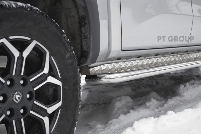 Защита порогов PT Group с алюминиевой площадкой d=51 мм (НПС) для Changan Hunter Plus 2023-2026. Артикул CHP-23-220336.00