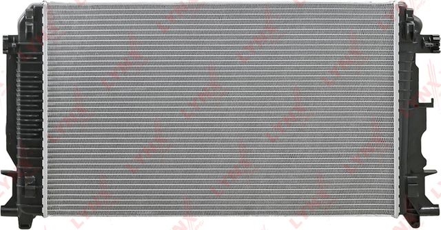 Радиатор охлаждения двигателя LYNXauto для Volkswagen Crafter I 2006-2016. Артикул RB-2277