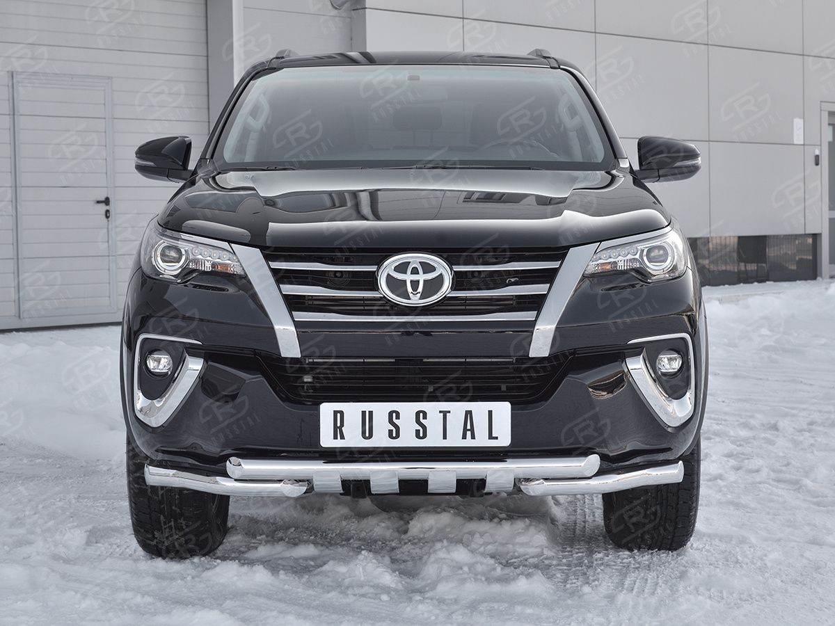 Защита RusStal переднего бампера d63 дуга-d63 уголки+клыки для Toyota Fortuner II (для России) 2017-2020. Артикул TFZ-002879