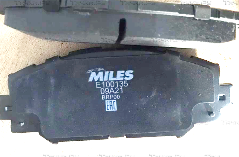 Тормозные колодки Miles (Semi-Metallic) для Toyota Noah II (R70) 2007-2013. Артикул E100135