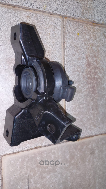 Подушка (опора) двигателя Hyundai / KIA. Артикул 2181026750