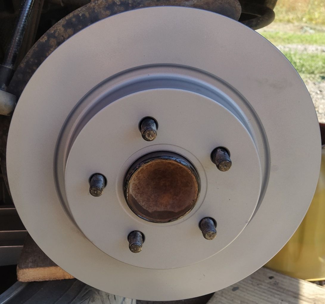 Тормозной диск Miles задний для Volvo S40 II 2004-2012. Артикул K010497