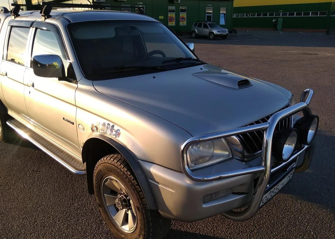 Дефлекторы Cobra Tuning для окон Mitsubishi L200 1996-2001. Артикул M43296