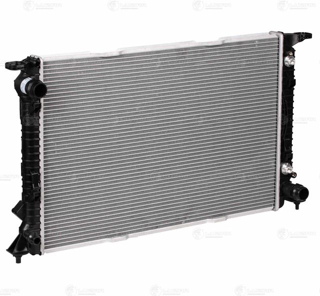 Радиатор охлаждения двигателя Luzar для Audi A4 IV (B8) 2007-2015. Артикул LRc 18181