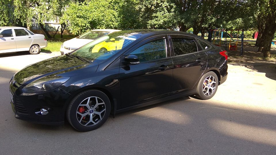 Дефлекторы V-Star для окон Ford Focus III хэтчбек 2011-2026. Артикул D20167