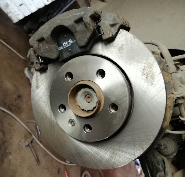 Тормозной диск Sangsin Hi-Q передний для Skoda Rapid I 2012-2019. Артикул SD5401