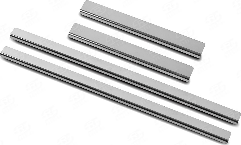 Накладки RusStal на пороги (лист нерж. зеркальный) для Isuzu D-MAX 2016-2026. Артикул ISDMX16-01