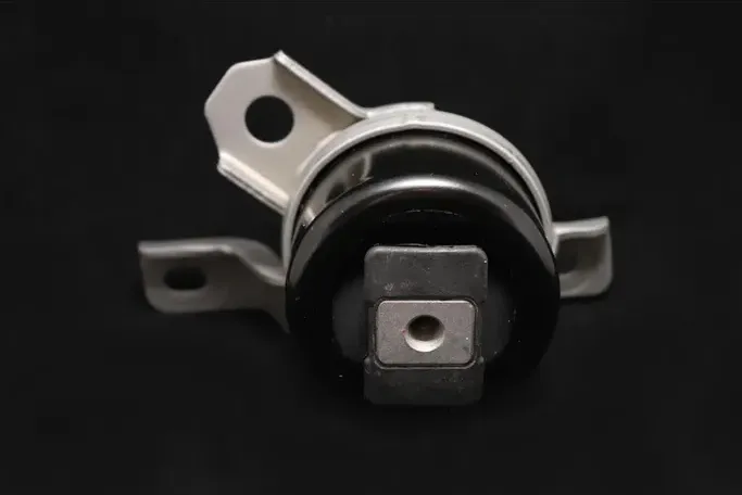 Опора двигателя Прав. Volvo S60/S80/XC60/XC70/V70 (Docar). Артикул 31257674DCR