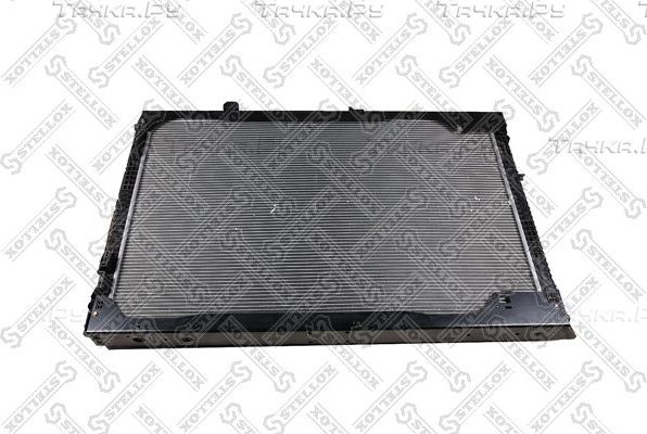 Радиатор охлаждения двигателя Stellox. Артикул 81-03369-SX