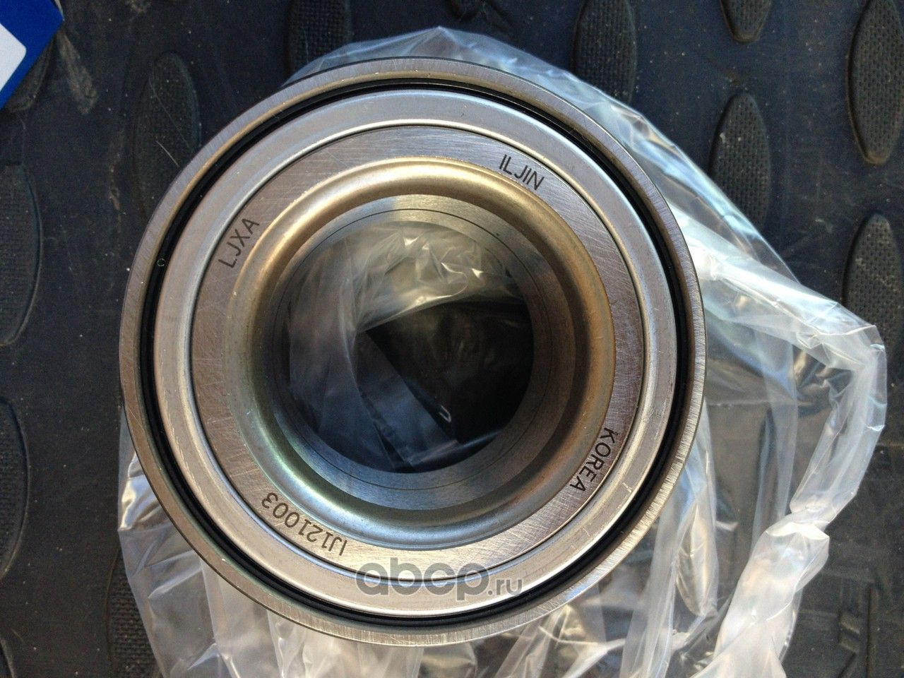 Подшипник ступицы колеса CHRYSLER  5272448AA (Iljin). Артикул ij121003