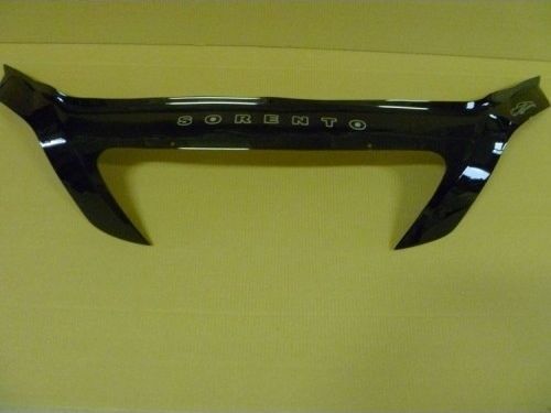 Дефлектор Vip-Tuning (с клыками) для капота Kia Sorento I 2002-2009. Артикул KA04