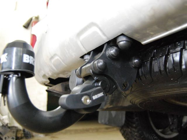 Фаркоп Brink (Thule) для Lexus LX 450d 2015-2026. Быстросъемный крюк. Артикул 424700