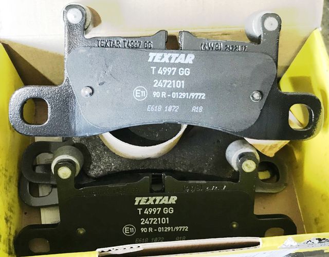 Тормозные колодки Textar. Артикул 2472101