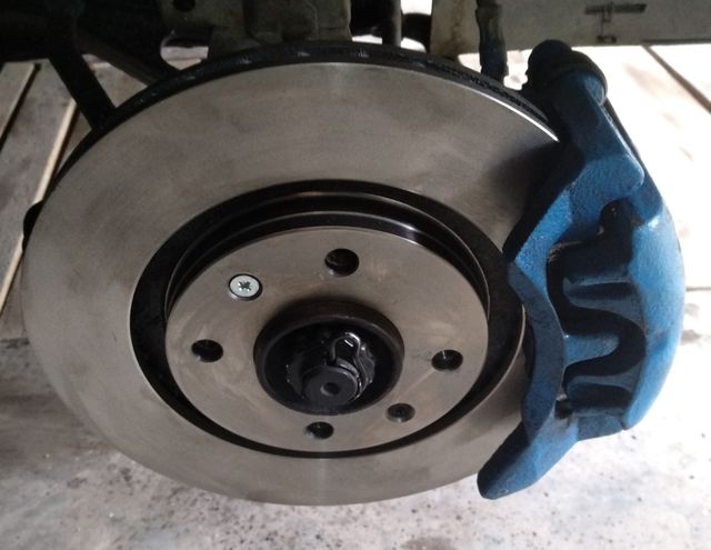 Тормозной диск Miles передний для Citroen BX 1985-1994. Артикул K000481