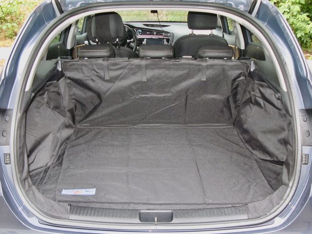 Защитный чехол AUTOSMSTUDIO "Standart" в багажник автомобиля для Kia Ceed II универсал 2012-2018, серый. Артикул TP-K1SWIII-STD-GR