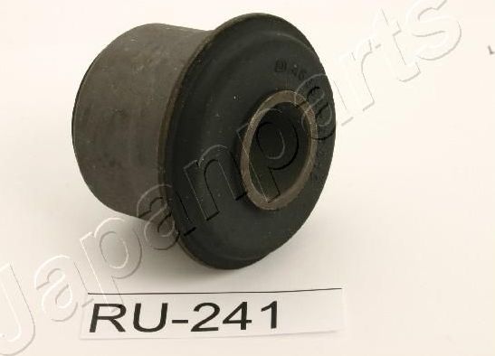 Сайлентблок переднего рычага подвески Japanparts. Артикул RU-241