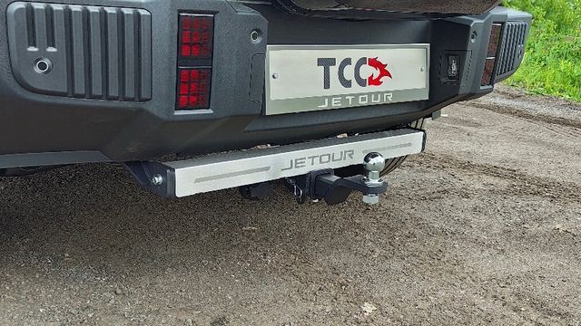 Фаркоп ТСС оцинкованный под американский квадрат с надписью Jetour для Jetour T2 2L 4WD 2024-2026  (нерж. шар). Артикул TCU00415N
