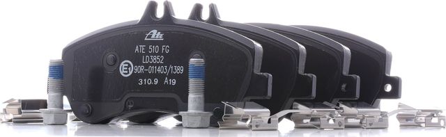 Тормозные колодки ATE Ceramic передние для Mercedes-Benz GLK-Класс I (X204) 2008-2015. Артикул 13.0470-3852.2