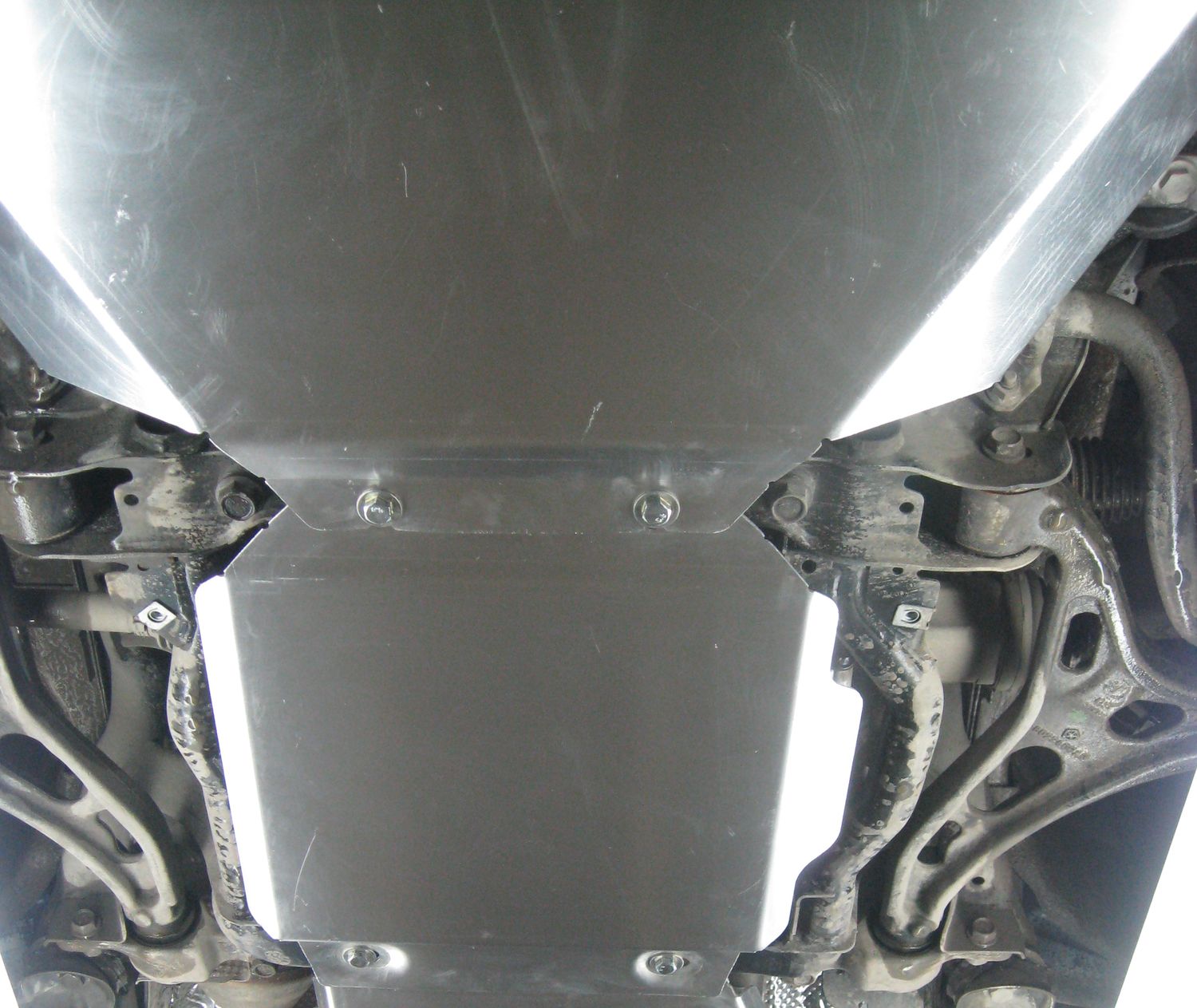 Защита алюминиевая Alfeco для картера и радиатора Jeep Grand Cherokee WK2 рестайлинг 2013-2022. Артикул ALF.48.01al