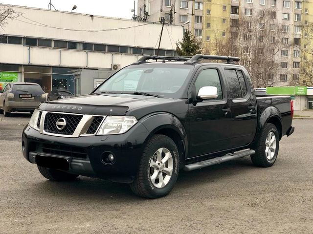 Дефлектор VT52 для капота Nissan Navara D40 2005-2010. Артикул NS26VT