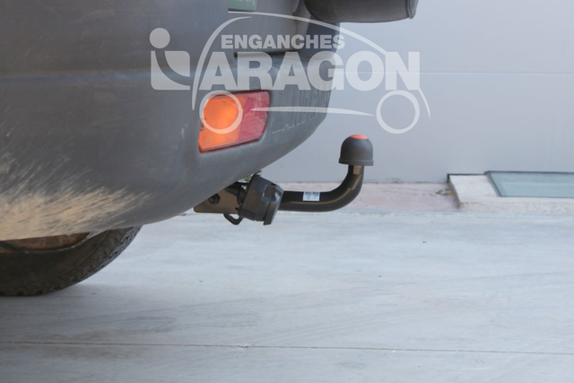 Фаркоп Aragon для Land Rover Freelander 1998-2006. Артикул E3503AA