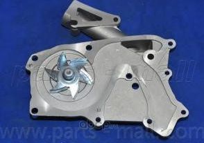 НАСОС ОХЛАЖДАЮЩЕЙ ЖИДКОСТИ ДВИГАТЕЛЯ (Parts-Mall). Артикул PHA033