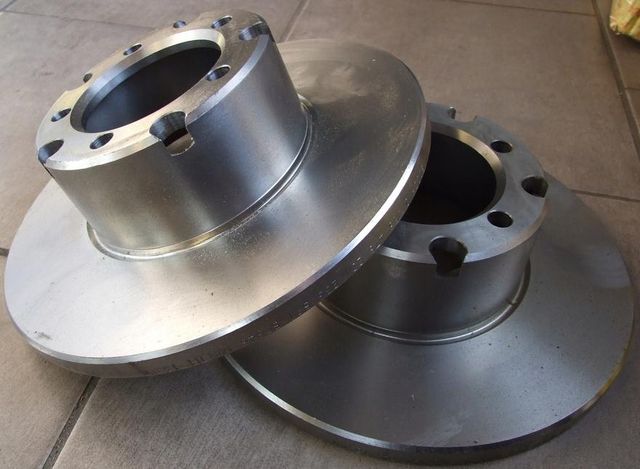 Тормозной диск Bosch передний для Mercedes-Benz T1 1977-1995. Артикул 0 986 478 201