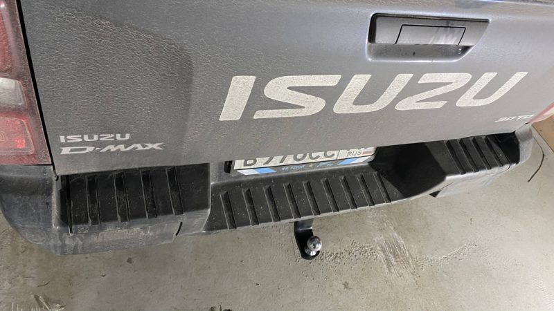 Фаркоп Baltex под американский квадрат для Isuzu D-Max III 2020-2026. Артикул 169367