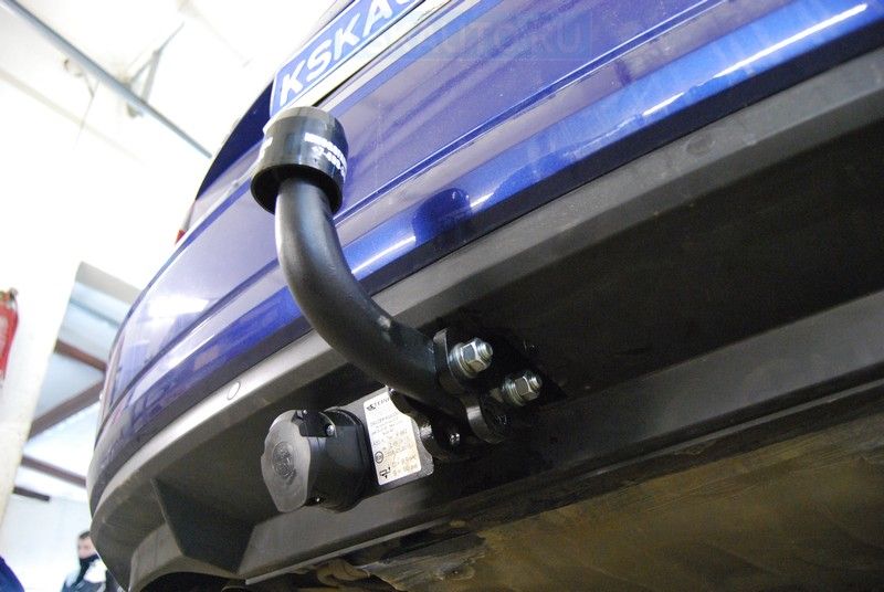 Фаркоп Steinhof для Skoda Octavia A7 седан, универсал 2013-2020. Артикул V-062