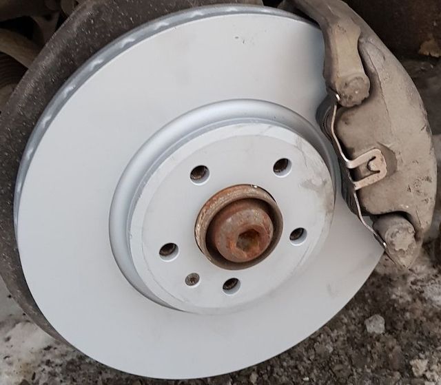 Тормозной диск Zimmermann Coat Z. Артикул 100.3331.20