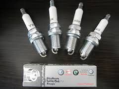 Свеча зажигания VAG. Артикул 101905621C