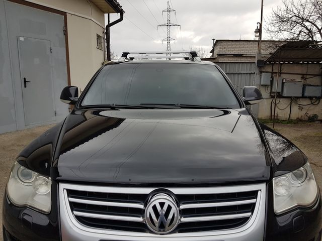 Дефлектор SIM для капота Volkswagen Touareg I 2003-2009. Артикул SVOTOU0312