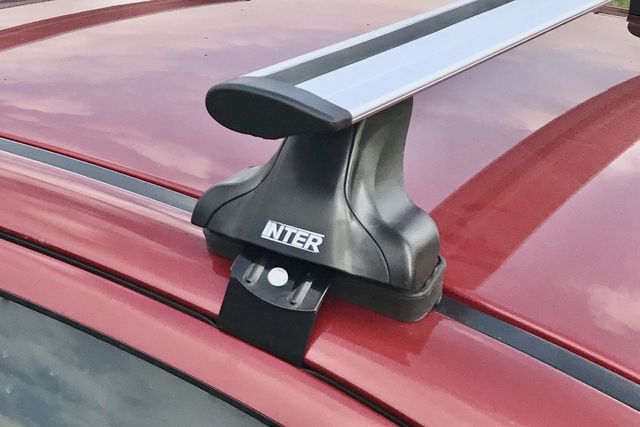 Багажник INTER Spectr на гладкую крышу для Hyundai Accent седан, хэтчбек 5-дв. 2000-2005 (Крыловидные дуги ЧЕРНЫЕ). Артикул 5524-A-8840-1109