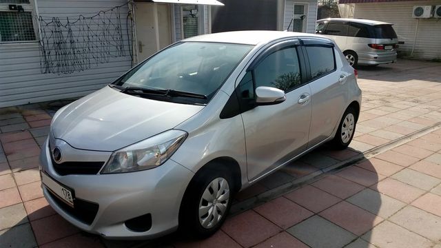 Дефлекторы V-Star для окон Toyota Vitz III 5-дв. 2010-2026. Артикул D10783