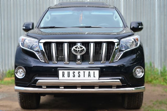 Защита RusStal переднего бампера d76 (секции) 75х42 (дуга) + декор паз. для Toyota Land Cruiser Prado 150 2013-2017. Артикул LCPZ-001715
