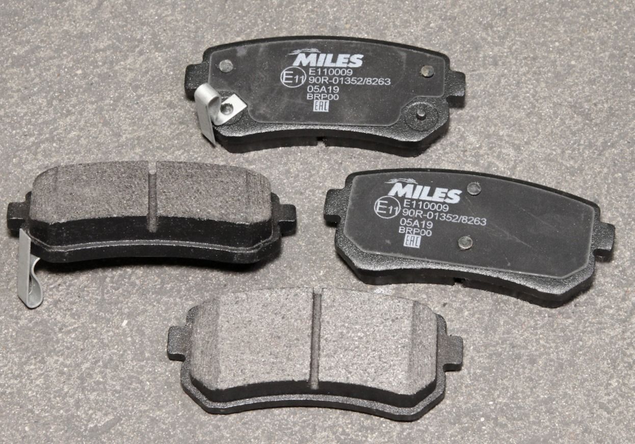 Тормозные колодки Miles (Semi-Metallic). Артикул E110009