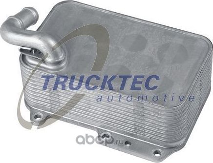 Радиатор масляный (маслоохладитель) для двигателя Trucktec Automotive. Артикул 07.18.063