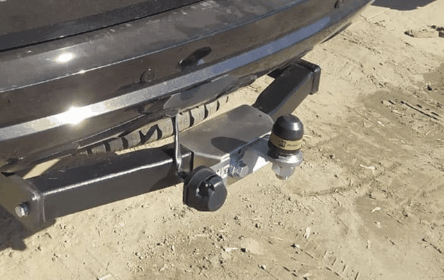 Фаркоп Мотодор для Haval H5 2020-2021 с нержавеющей накладкой. Фланцевое крепление. Артикул 93106-FEN