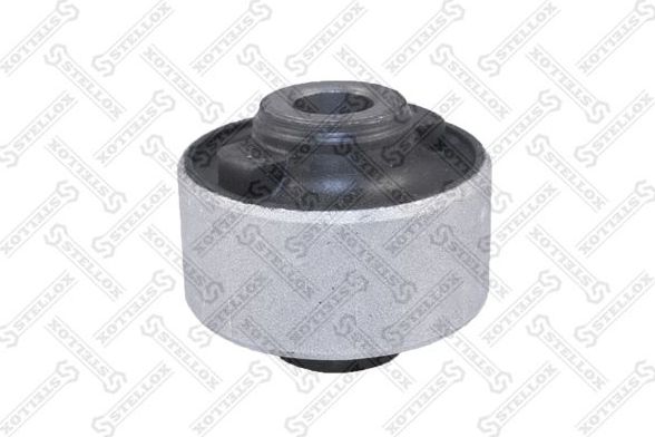Сайлентблок переднего рычага подвески Stellox. Артикул 77-00773-SX