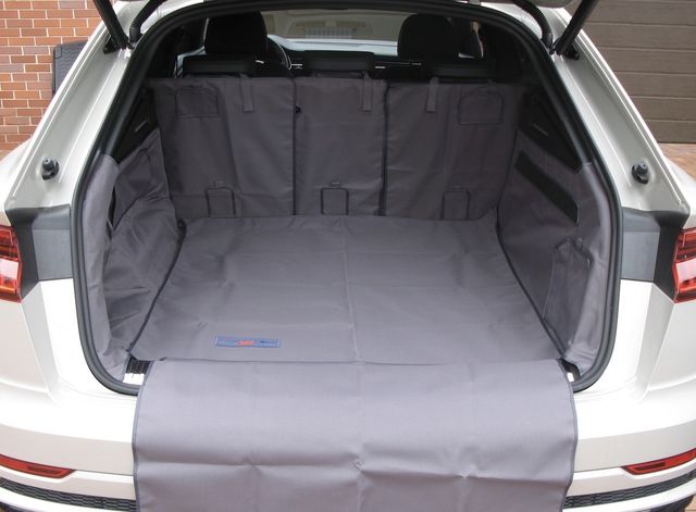 Защитный чехол AUTOSMSTUDIO "Maxi" в багажник автомобиля для Audi Q8 06.2018-н.в., серый. Артикул TP-Q8-I-MAXI-GR